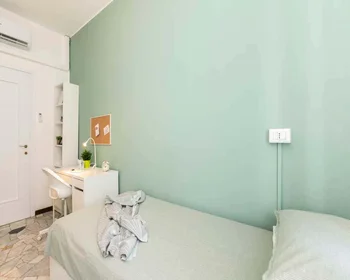Privatzimmer in der Via Francesco Primaticcio, 182, 20147 Milano MI, Italy, bild 3 von 29