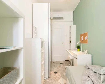 Privatzimmer in der Via Francesco Primaticcio, 182, 20147 Milano MI, Italy, bild 4 von 29