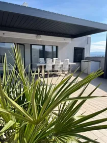 Apartamento inteiro em Ferrarska ulica, Koper, imagem 1 de 9