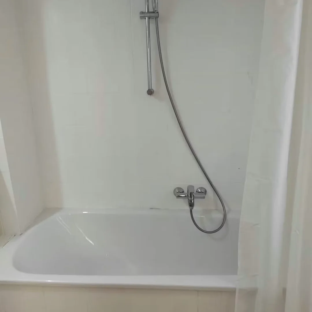Economical student room with convenient location in 