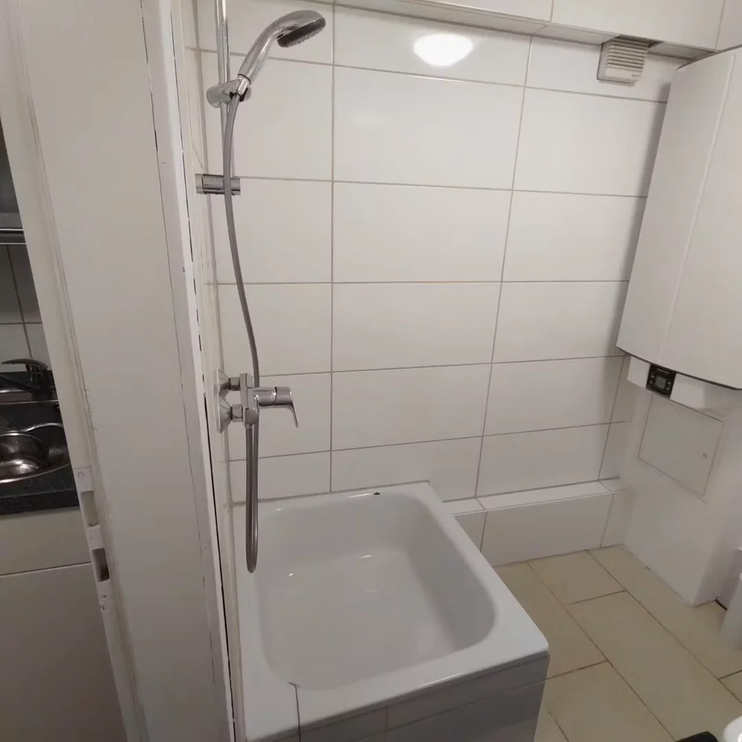Student-friendly room in  with modern amenities