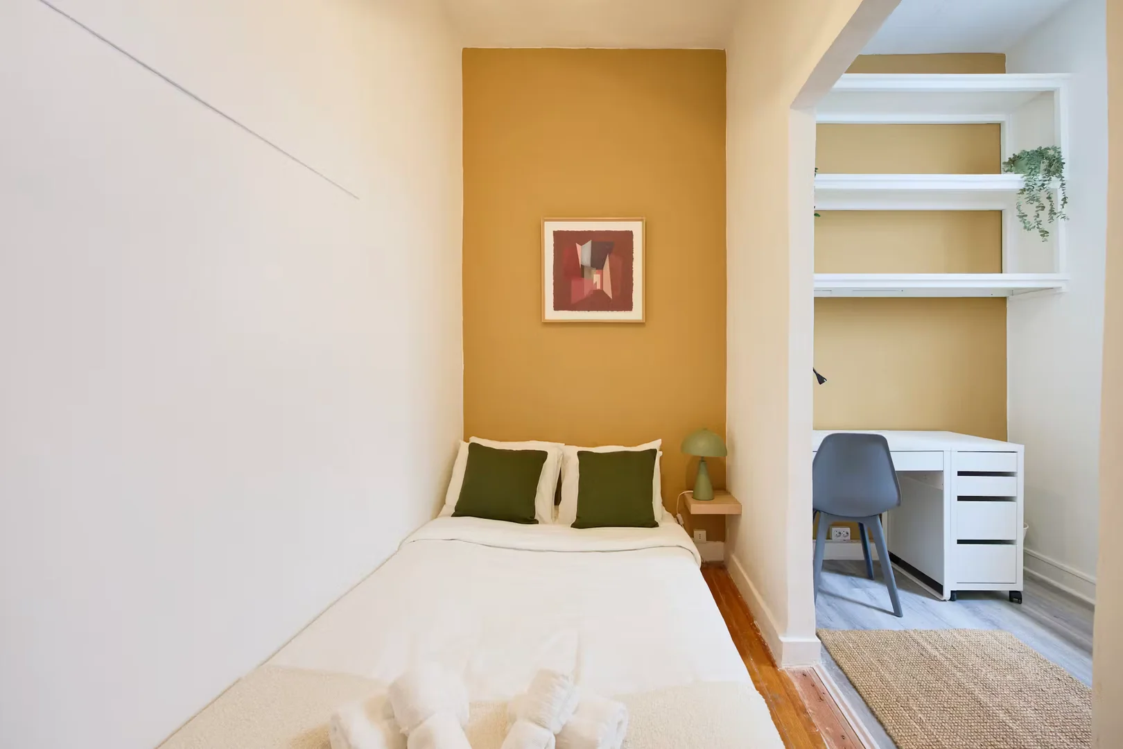 Student-friendly room in with modern amenities