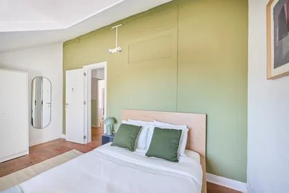 Private room at Rua dos Poiais de São Bento, Lisbon, image 8 of 10