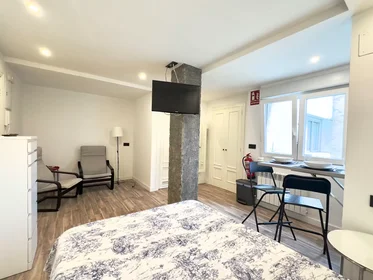 Apartamento inteiro em Calle Cardenal Cienfuegos, Muñoz Degrain, imagem 6 de 10