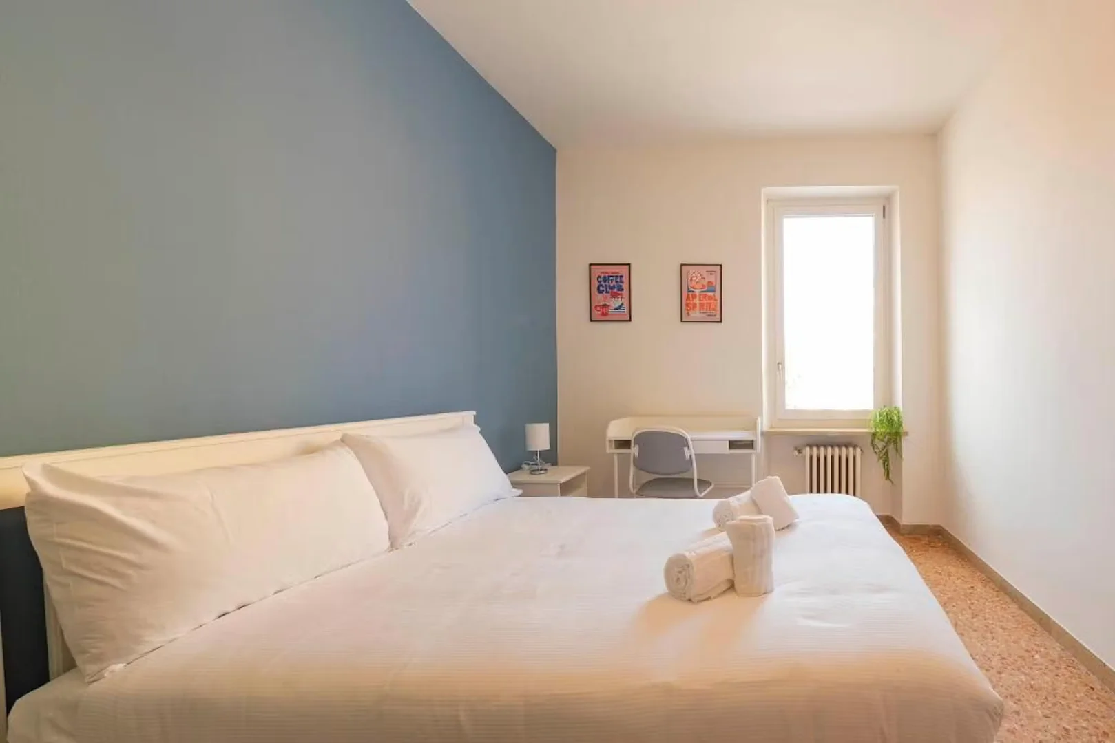 Cozy room for students available in