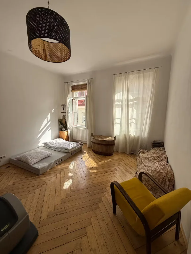 Habitación acogedora para estudiantes disponible en 