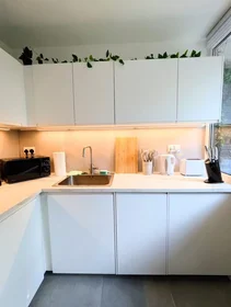 Entire apartment at Kirwyn Way, Camberwell, image 7 of 10