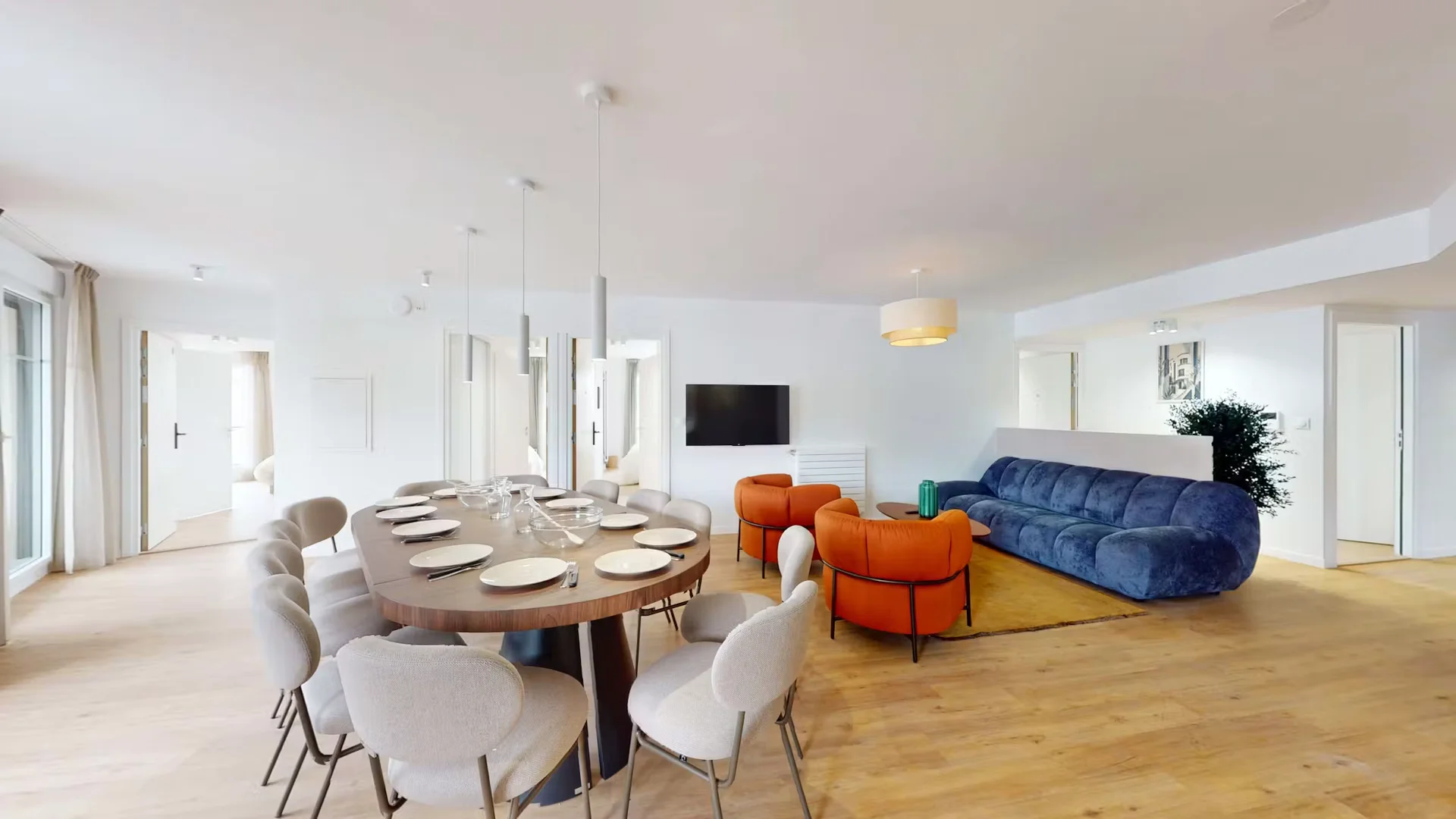 Habitación estudiantil funcional perfecta para estudiar en 