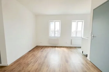 Logement entier à Rue Daubenton, , image 1 de 5
