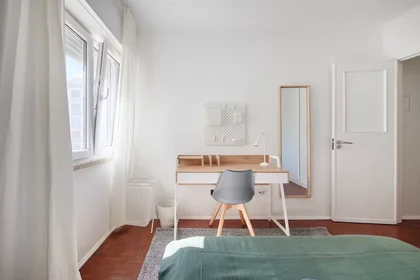 Quarto privado em Rua República da Bolívia, Lisbon, imagem 6 de 10