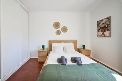 Quarto privado em Rua República da Bolívia, Lisbon, imagem 8 de 10