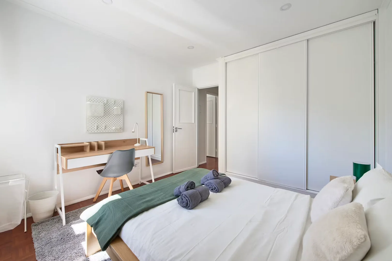 Quarto de estudante económico com localização conveniente em