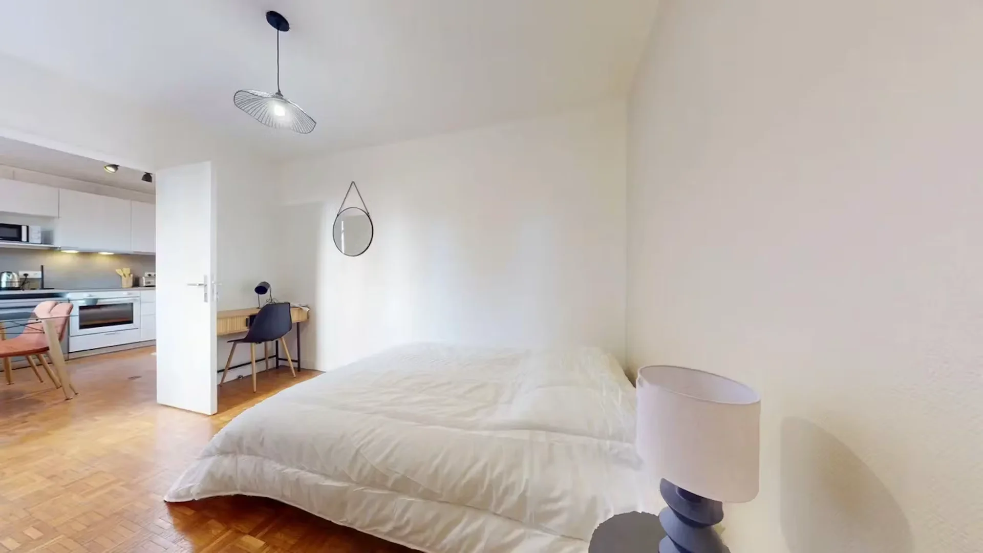 Room for rent in student apartment in , fully furnished