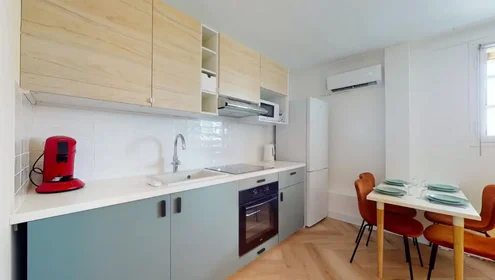 Chambre privée à Rue des Chasseurs, Estanove, image 7 de 10