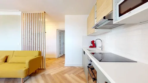 Chambre privée à Rue des Chasseurs, Estanove, image 10 de 10
