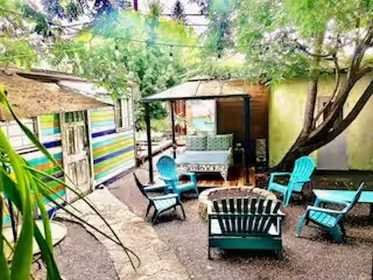 Apartamento inteiro em North Cherokee Avenue, Central LA, imagem 1 de 10