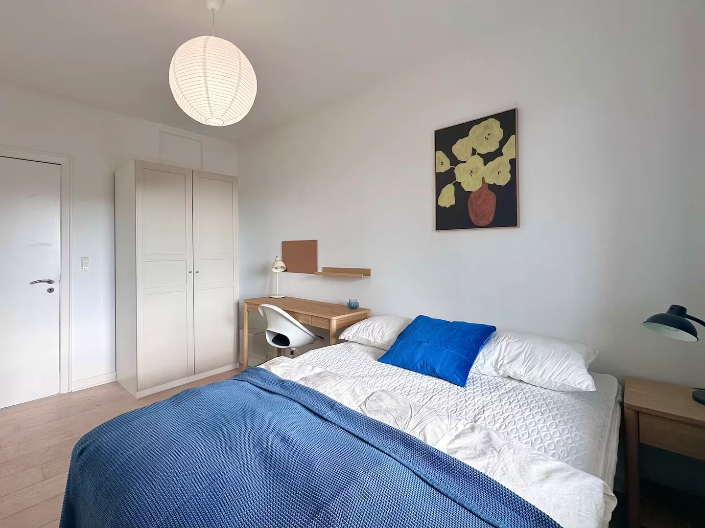 Bright and airy student room with easy university access in 