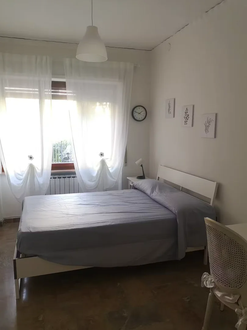 Quarto acolhedor para estudantes disponível em 