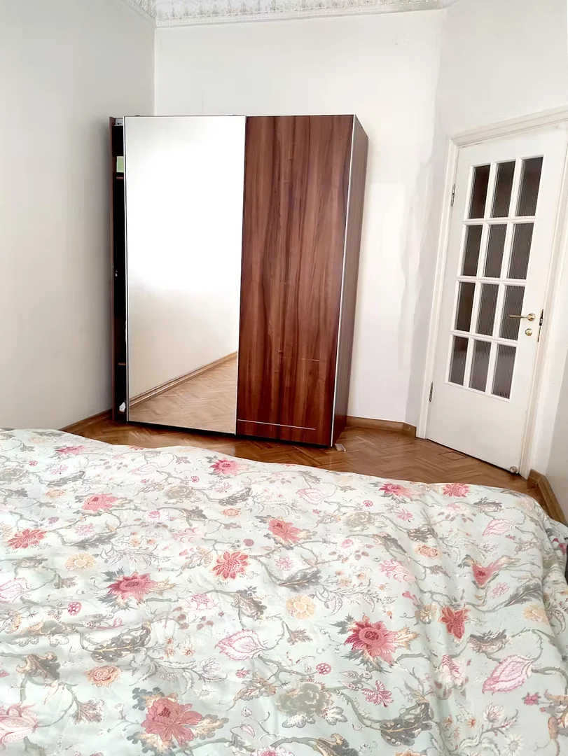 'de öğrenci dairesinde, tamamen mobilyalı kiralık oda