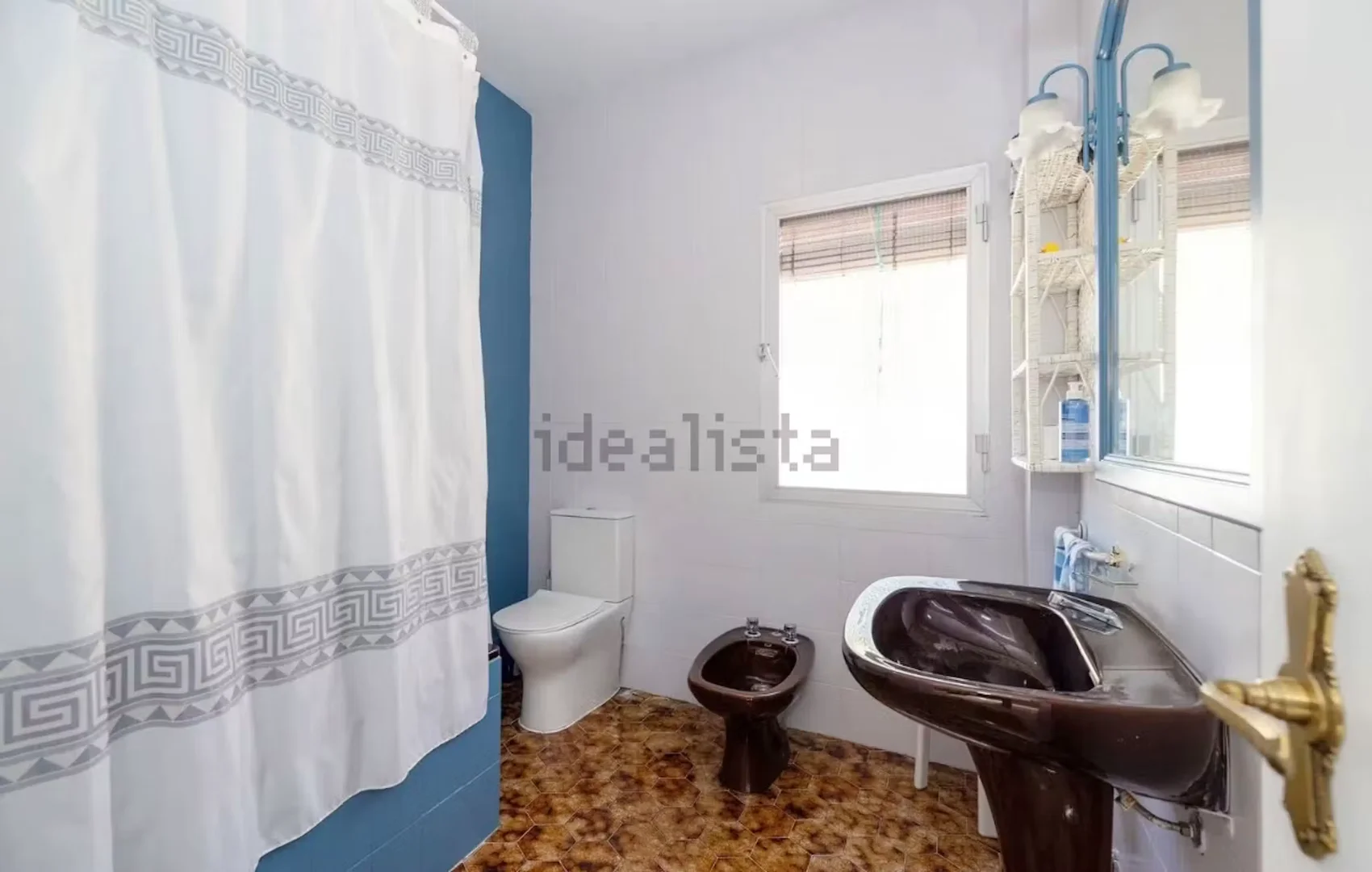 Room for rent in student apartment in , fully furnished