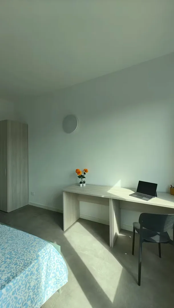 Student-friendly room in  with modern amenities
