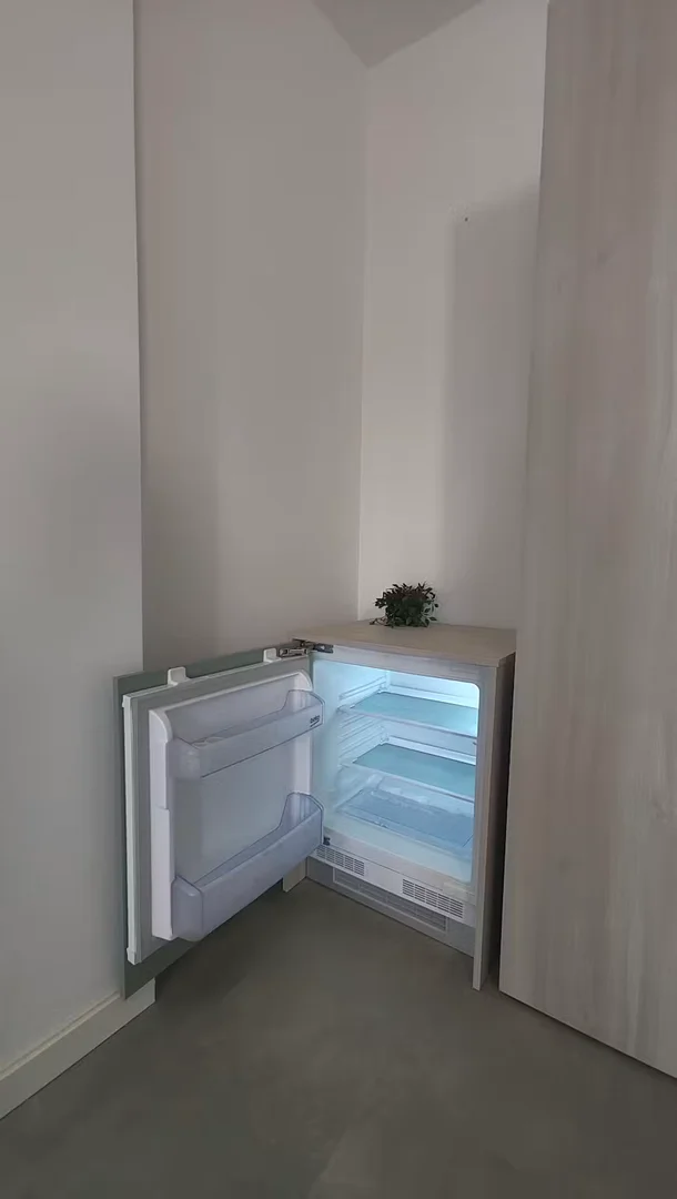Quarto de estudante confortável e espaçoso em 