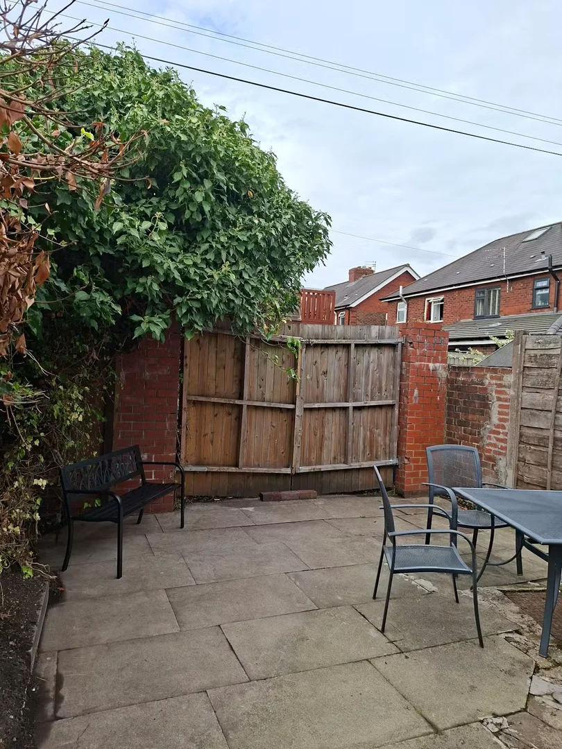 Manchester Road West, Greenheys