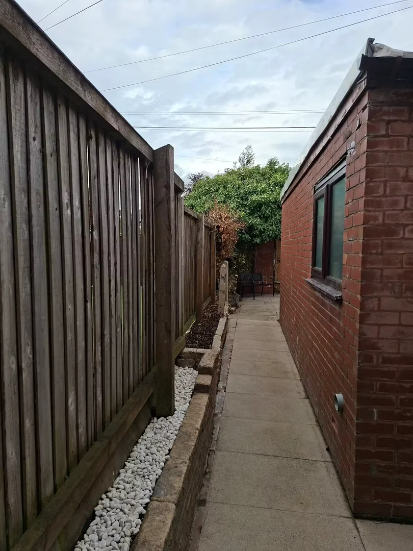 Manchester Road West, Greenheys