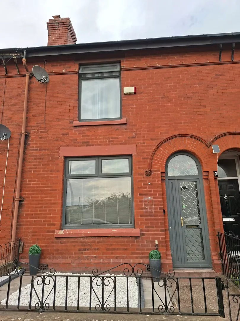 Manchester Road West, Greenheys