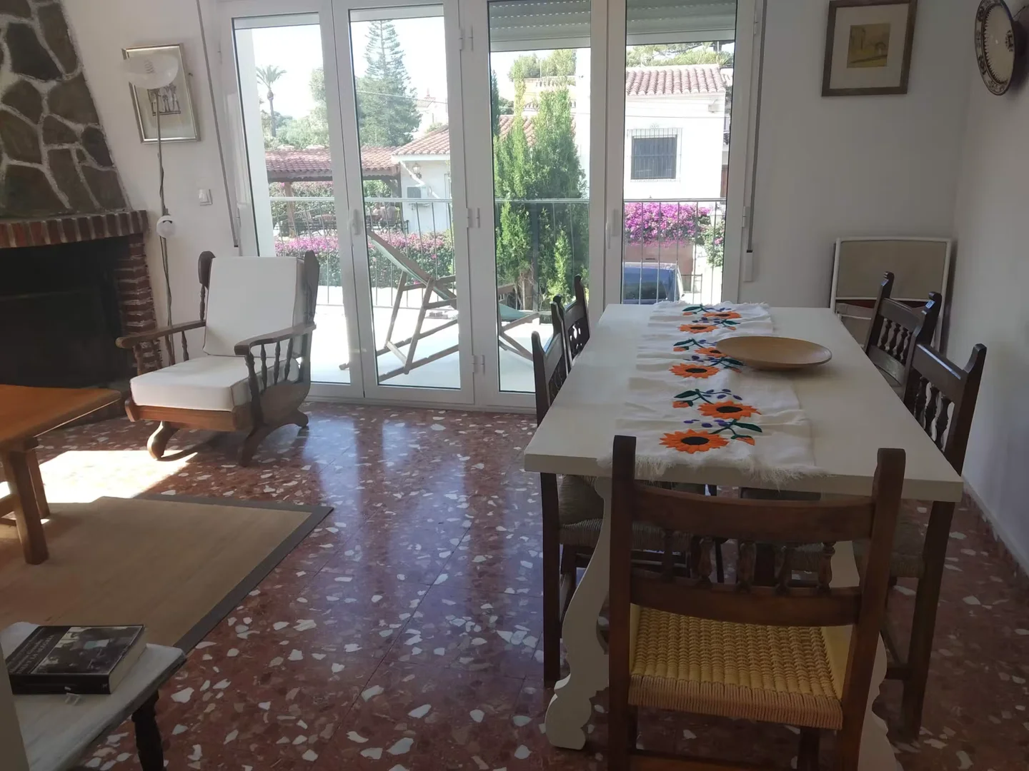 Habitación estudiantil económica cerca del campus en
