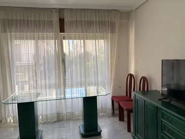Logement entier à Calle Felipe II, Poniente Sur, image 3 de 10