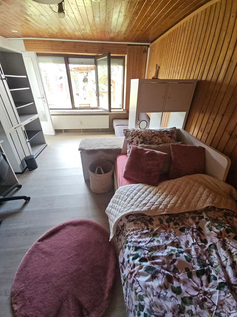 Zimmer in Studentenwohnung in  zu vermieten, voll möbliert