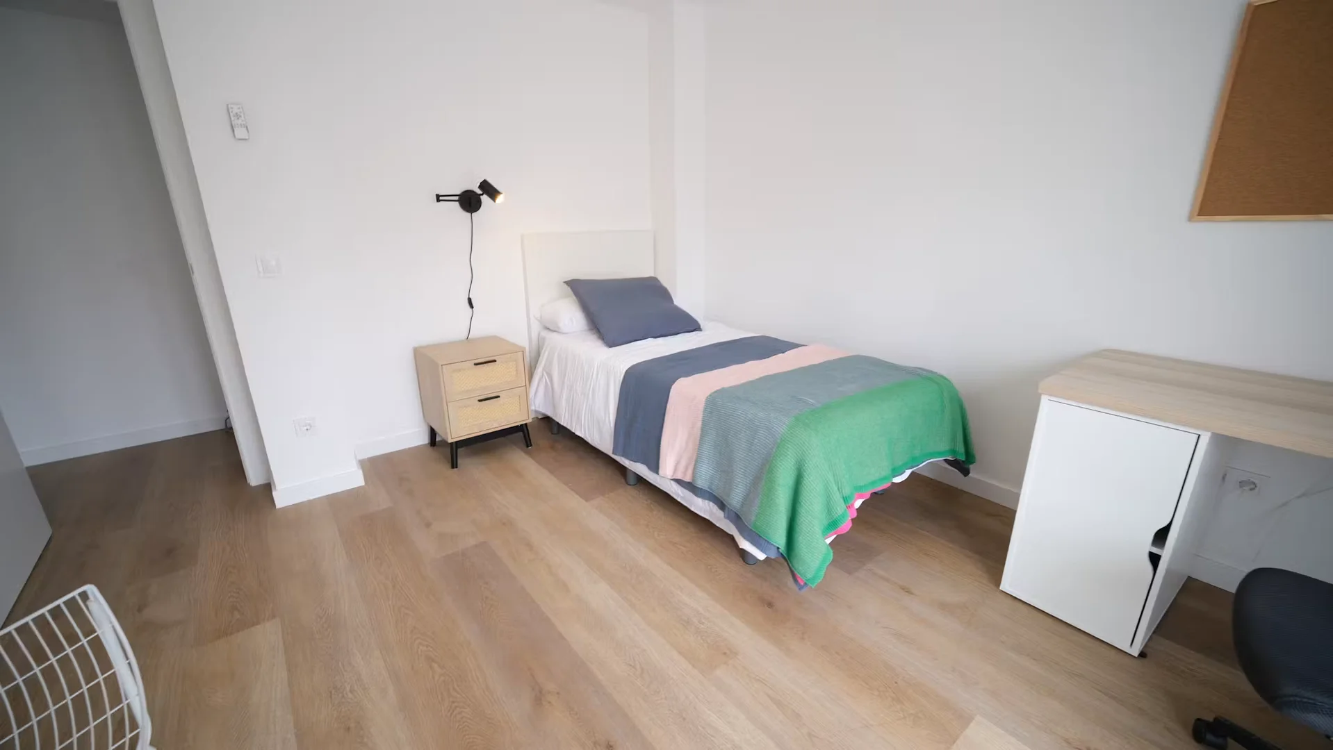 Bezahlbares Zimmer für Studenten mit ausreichender Beleuchtung in 