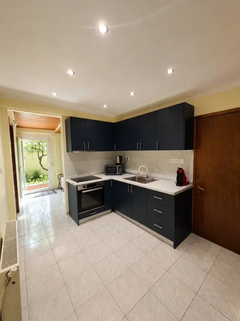 Bright and airy student room with easy university access in 