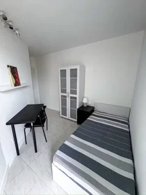 Chambre privée à Rua Dom Jerónimo de Azevedo, Viso, image 1 de 10