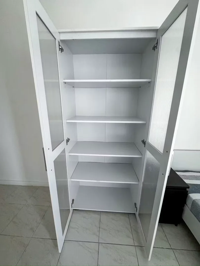 Chambre abordable pour les étudiants avec un bon éclairage dans 
