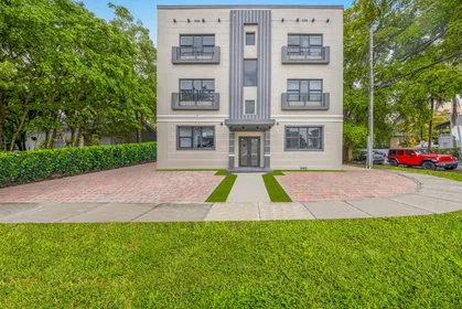 Entire apartment at Southwest 9th Street, Coral Way, image 5 of 5