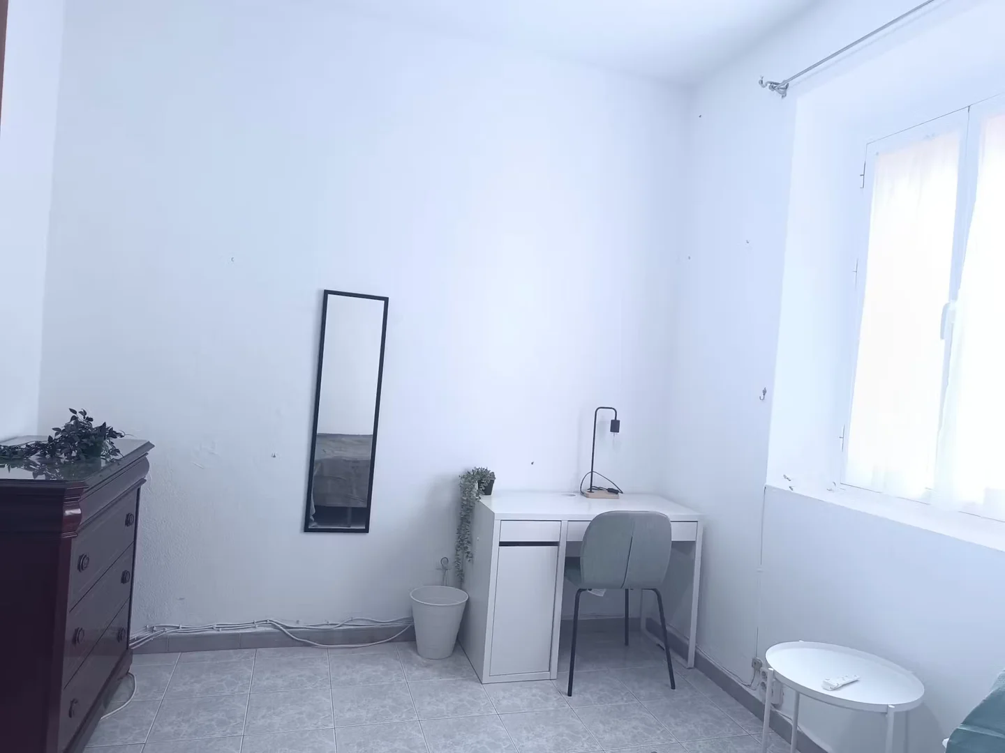 Habitación estudiantil económica cerca del campus en 