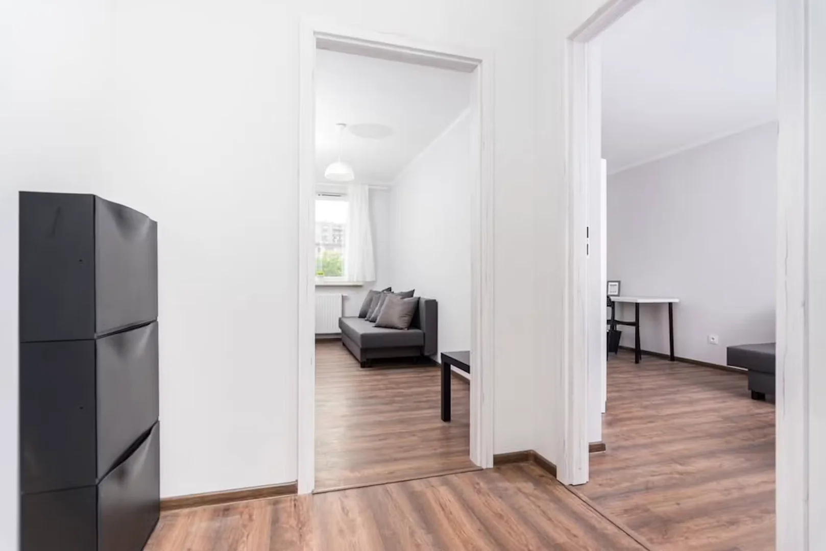 Zimmer in Studentenwohnung in zu vermieten, voll möbliert