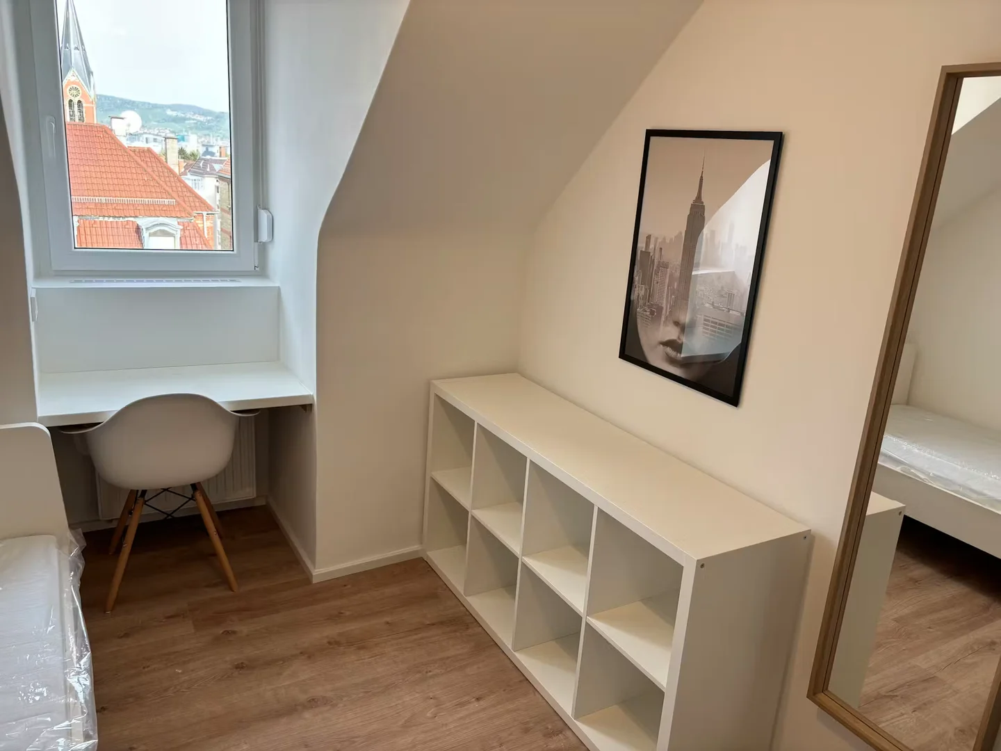 Chambre abordable pour les étudiants avec un bon éclairage dans