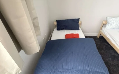 {area} de ortak bir dairede kiralık oda