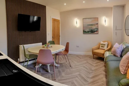 Entire apartment at Buckwell Street 18, image 7 of 14