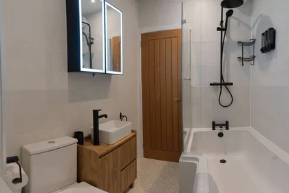Entire apartment at Buckwell Street 18, image 10 of 14