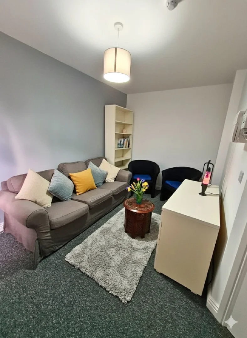 Habitación en apartamento estudiantil en alquiler en , completamente amueblado