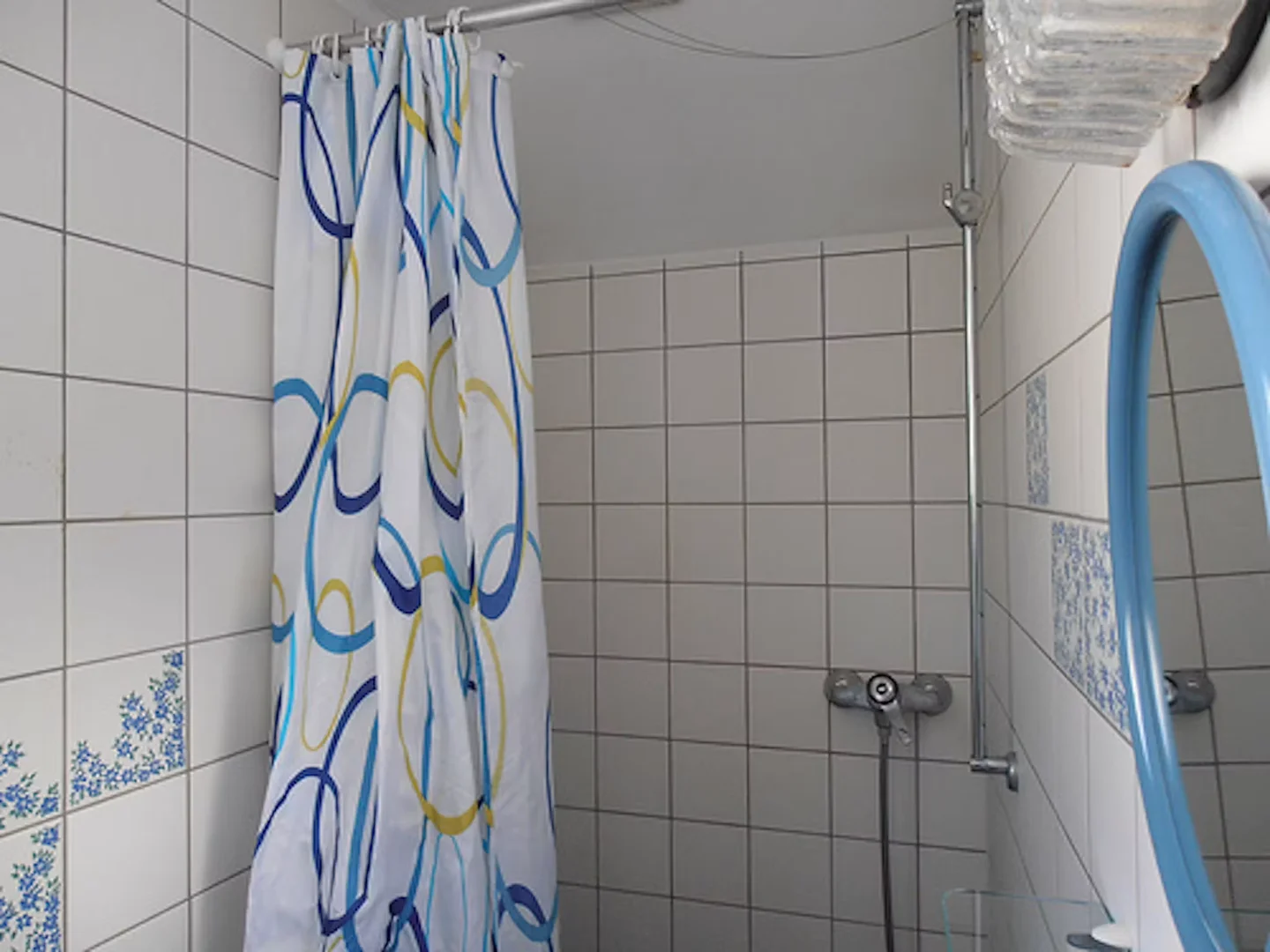 Chambre conviviale pour les étudiants dans  avec des équipements modernes