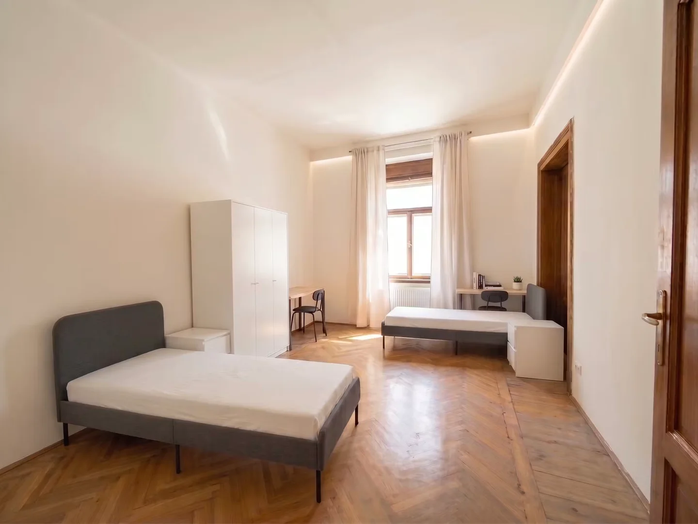 Quarto de estudante económico com localização conveniente em