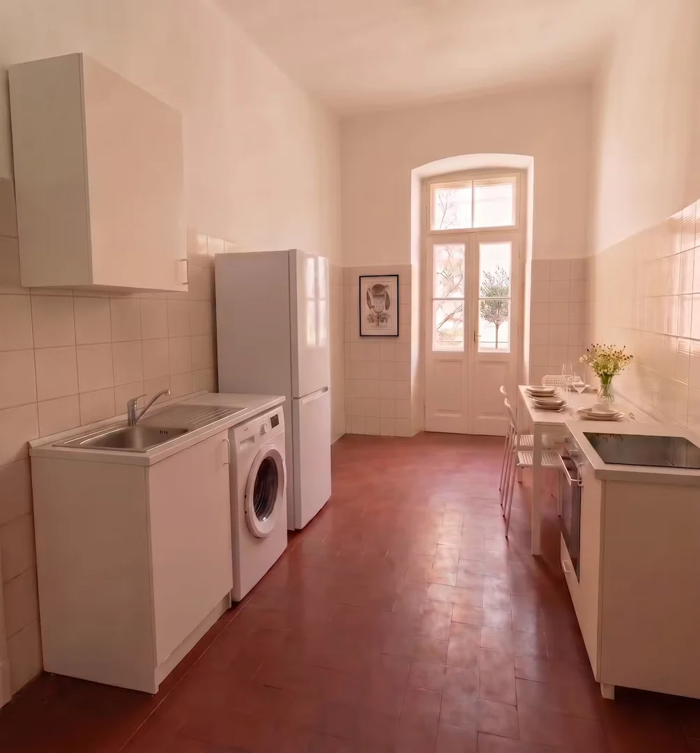 Quarto de estudante económico com localização conveniente em