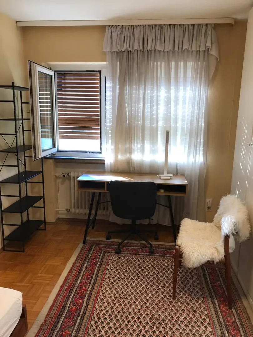 Komfortables und geräumiges Studentenzimmer in 