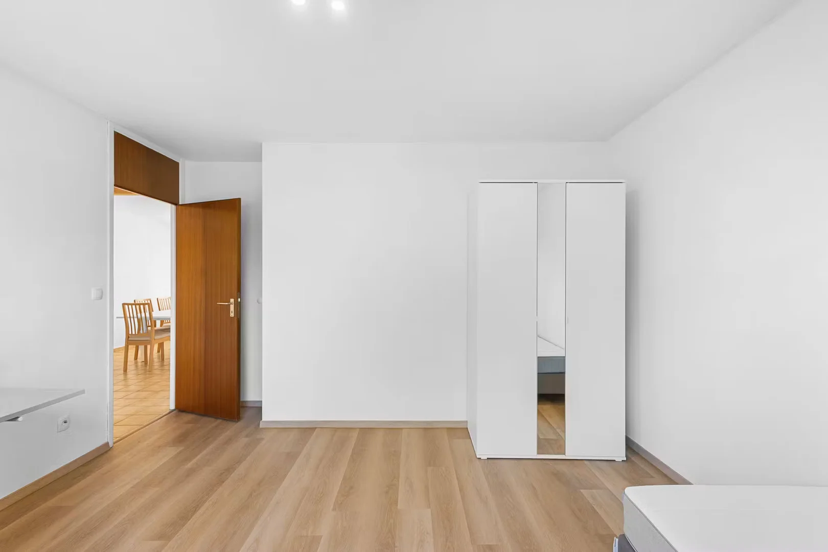 'de modern olanaklara sahip öğrenci dostu oda