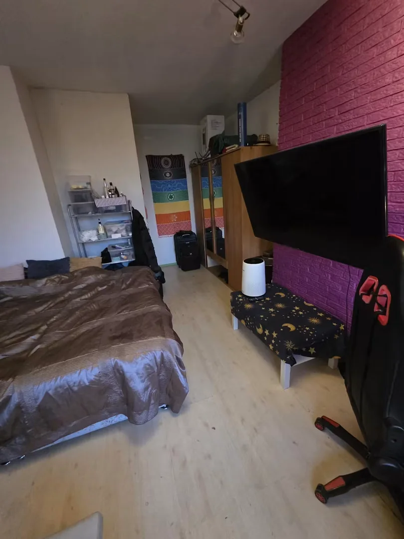 Helles und luftiges Studentenzimmer mit einfachem Zugang zur Universität in 